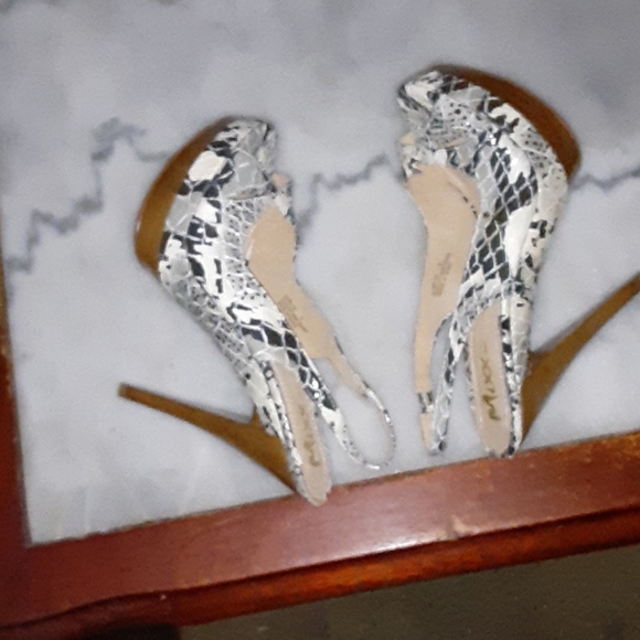 MIXX platforms in snakeskin print new sz 8 - Picture 3 of 4
